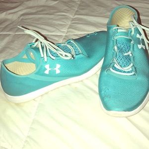 Under Armor Women's size 10 Aqua Blue shoes